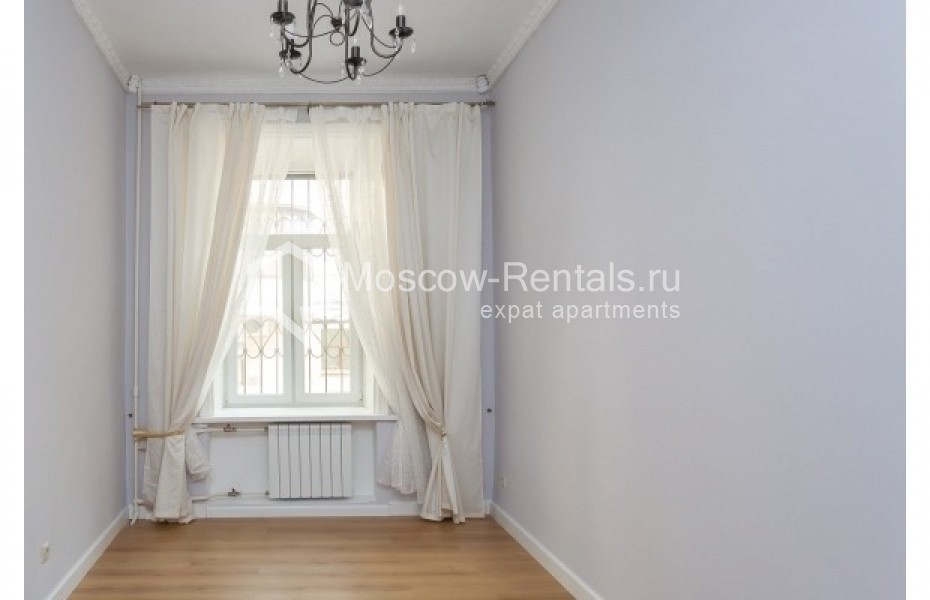 Photo #10 4-room (3 BR) apartment for <a href="http://moscow-rentals.ru/en/articles/long-term-rent" target="_blank">a long-term</a> rent
 in Russia, Moscow, B. Kharitonievskyi lane, 20/2