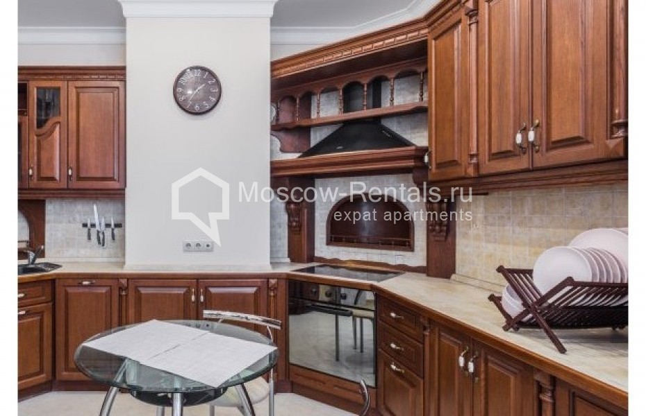 Photo #1 3-room (2 BR) apartment for <a href="http://moscow-rentals.ru/en/articles/long-term-rent" target="_blank">a long-term</a> rent
 in Russia, Moscow, Architectora Vlasova str, 18