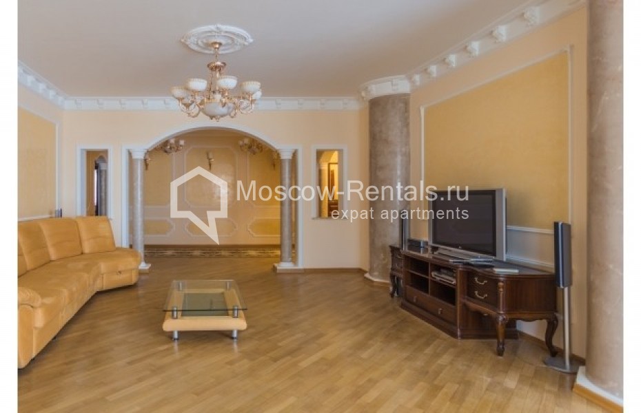 Photo #5 3-room (2 BR) apartment for <a href="http://moscow-rentals.ru/en/articles/long-term-rent" target="_blank">a long-term</a> rent
 in Russia, Moscow, Architectora Vlasova str, 18
