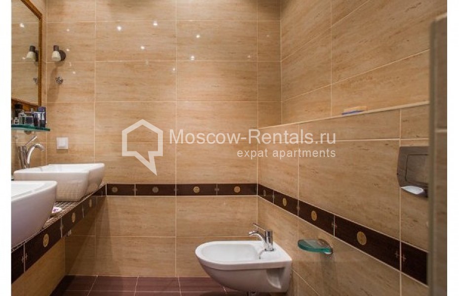 Photo #12 3-room (2 BR) apartment for <a href="http://moscow-rentals.ru/en/articles/long-term-rent" target="_blank">a long-term</a> rent
 in Russia, Moscow, 60-letiya Oktyabrya str, 8