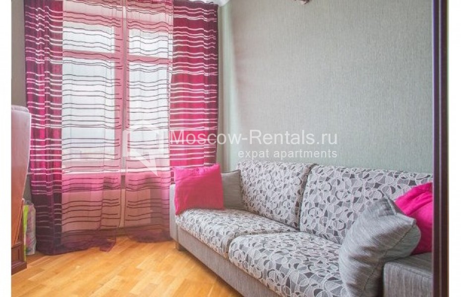 Photo #10 3-room (2 BR) apartment for <a href="http://moscow-rentals.ru/en/articles/long-term-rent" target="_blank">a long-term</a> rent
 in Russia, Moscow, 60-letiya Oktyabrya str, 8