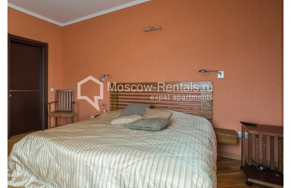 Photo #8 3-room (2 BR) apartment for <a href="http://moscow-rentals.ru/en/articles/long-term-rent" target="_blank">a long-term</a> rent
 in Russia, Moscow, 60-letiya Oktyabrya str, 8