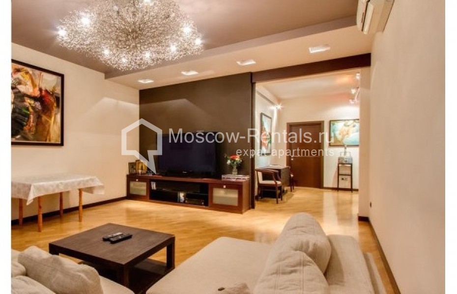 Photo #2 3-room (2 BR) apartment for <a href="http://moscow-rentals.ru/en/articles/long-term-rent" target="_blank">a long-term</a> rent
 in Russia, Moscow, Fersmana str, 11