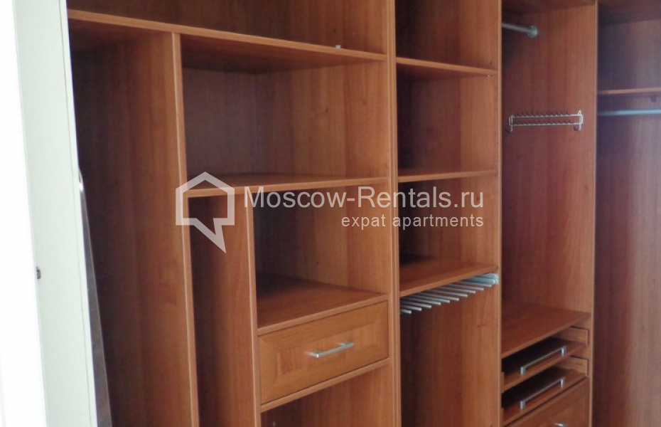 Photo #10 3-room (2 BR) apartment for <a href="http://moscow-rentals.ru/en/articles/long-term-rent" target="_blank">a long-term</a> rent
 in Russia, Moscow, Vorontsovskie prudy str, 3