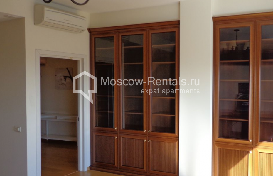 Photo #14 3-room (2 BR) apartment for <a href="http://moscow-rentals.ru/en/articles/long-term-rent" target="_blank">a long-term</a> rent
 in Russia, Moscow, Vorontsovskie prudy str, 3