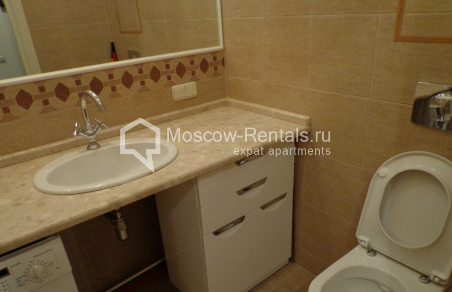 Photo #17 3-room (2 BR) apartment for <a href="http://moscow-rentals.ru/en/articles/long-term-rent" target="_blank">a long-term</a> rent
 in Russia, Moscow, Vorontsovskie prudy str, 3
