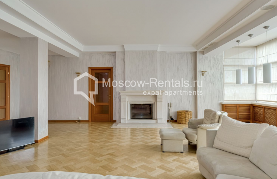 Photo #3 4-room (3 BR) apartment for <a href="http://moscow-rentals.ru/en/articles/long-term-rent" target="_blank">a long-term</a> rent
 in Russia, Moscow, Prechistenka str, 40/2С2