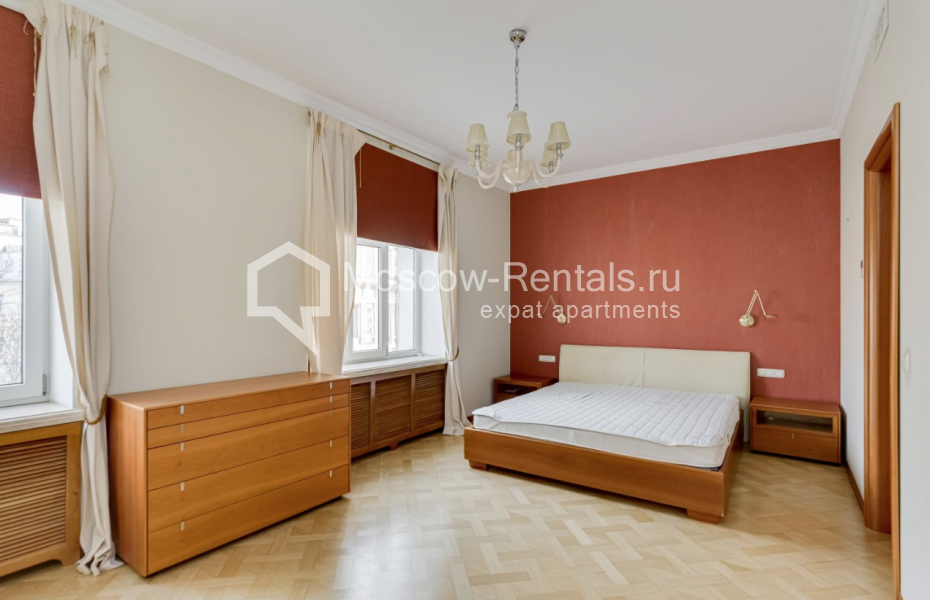 Photo #9 4-room (3 BR) apartment for <a href="http://moscow-rentals.ru/en/articles/long-term-rent" target="_blank">a long-term</a> rent
 in Russia, Moscow, Prechistenka str, 40/2С2