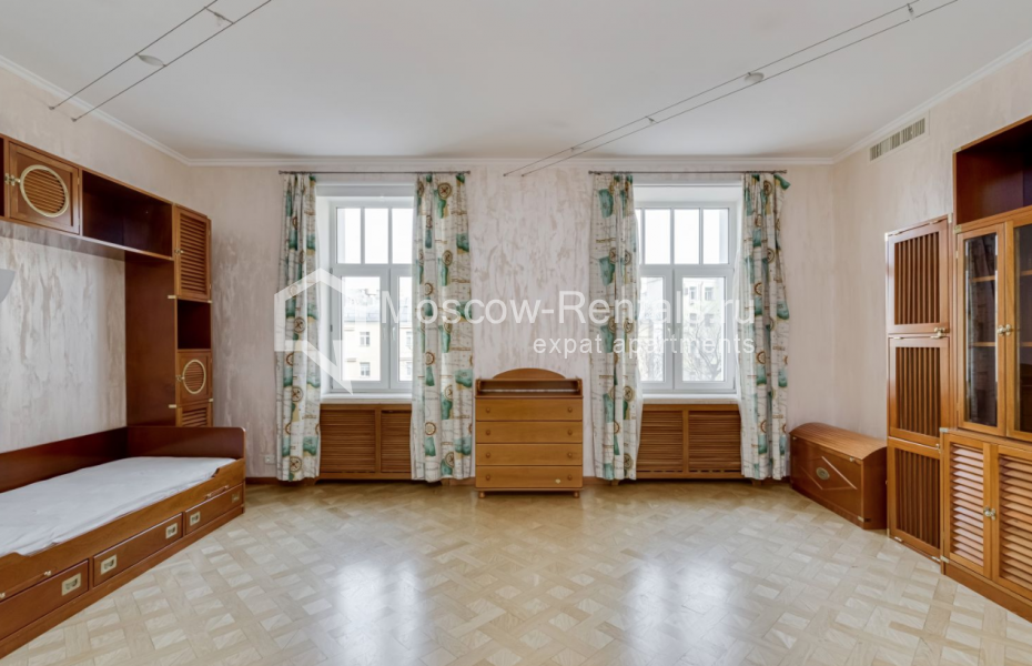 Photo #12 4-room (3 BR) apartment for <a href="http://moscow-rentals.ru/en/articles/long-term-rent" target="_blank">a long-term</a> rent
 in Russia, Moscow, Prechistenka str, 40/2С2