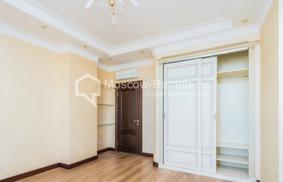 Photo #7 4-room (3 BR) apartment for <a href="http://moscow-rentals.ru/en/articles/long-term-rent" target="_blank">a long-term</a> rent
 in Russia, Moscow, Lomonosovskyi prospect, 25 к 3