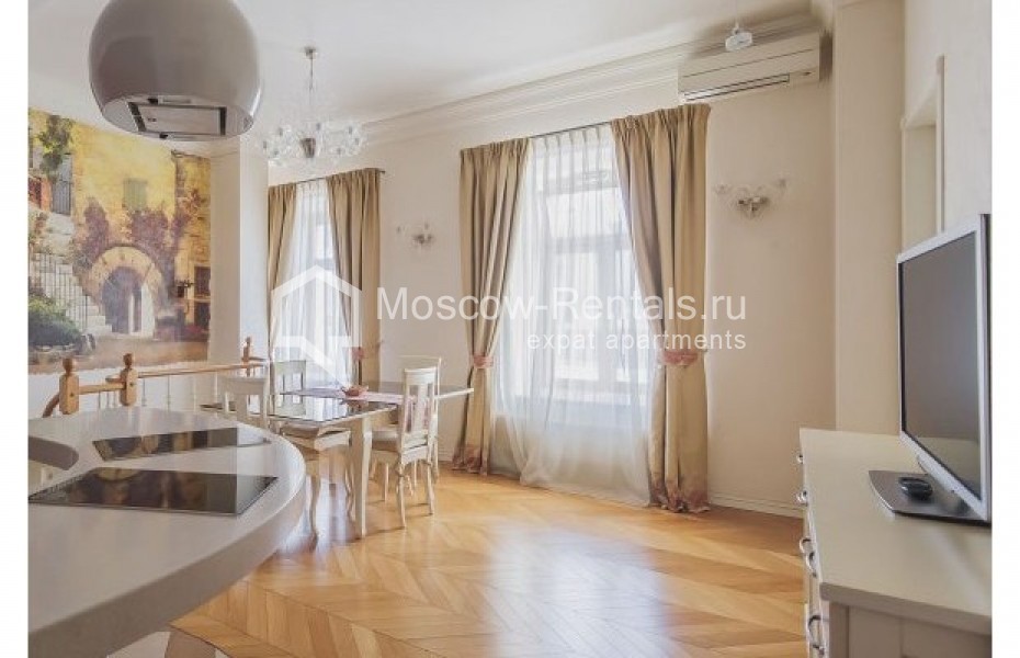 Photo #5 4-room (3 BR) apartment for <a href="http://moscow-rentals.ru/en/articles/long-term-rent" target="_blank">a long-term</a> rent
 in Russia, Moscow, Varsonofievskyi lane,  6