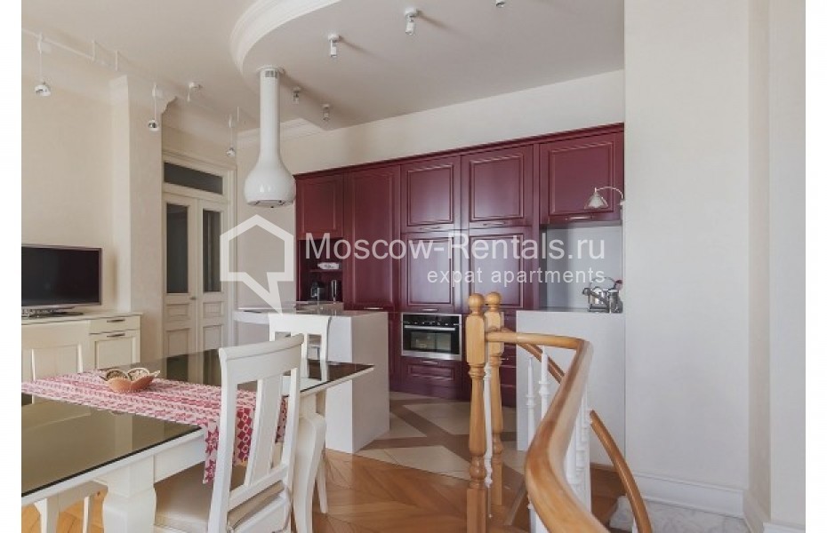 Photo #7 4-room (3 BR) apartment for <a href="http://moscow-rentals.ru/en/articles/long-term-rent" target="_blank">a long-term</a> rent
 in Russia, Moscow, Varsonofievskyi lane,  6