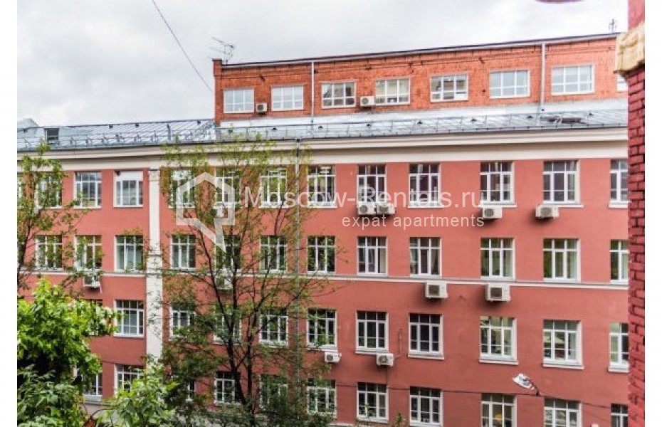 Photo #12 3-room (2 BR) apartment for <a href="http://moscow-rentals.ru/en/articles/long-term-rent" target="_blank">a long-term</a> rent
 in Russia, Moscow, Trekhprudnyi lane, 8