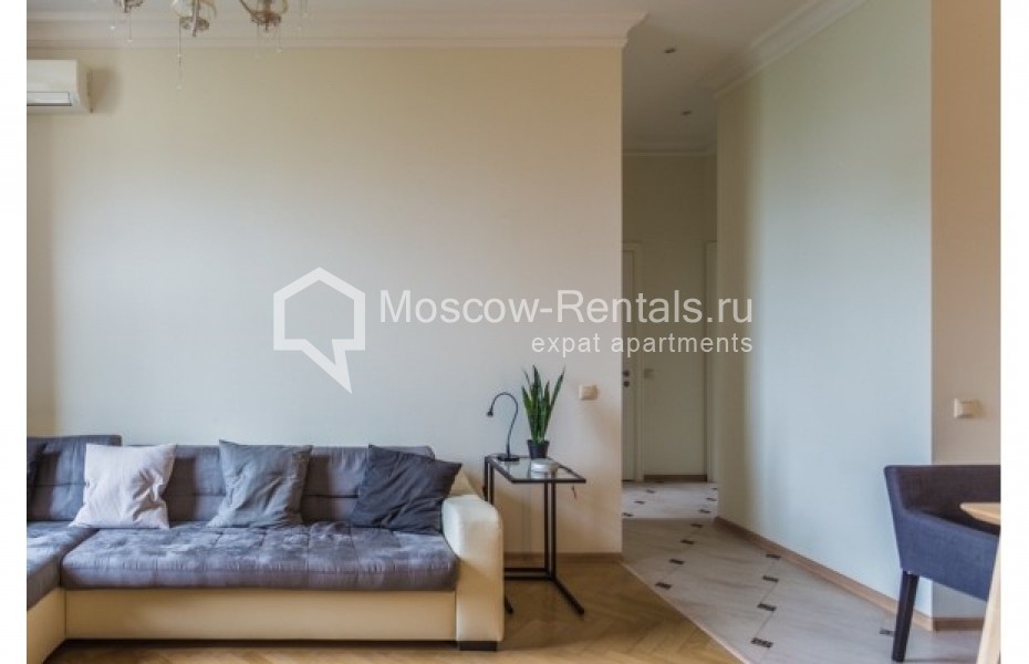 Photo #3 3-room (2 BR) apartment for <a href="http://moscow-rentals.ru/en/articles/long-term-rent" target="_blank">a long-term</a> rent
 in Russia, Moscow, Trekhprudnyi lane, 8