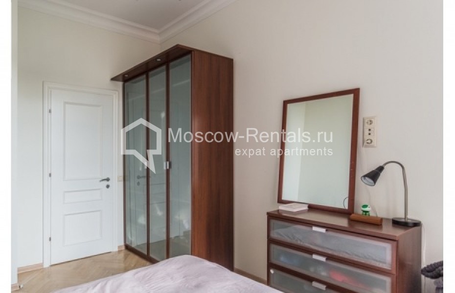 Photo #5 3-room (2 BR) apartment for <a href="http://moscow-rentals.ru/en/articles/long-term-rent" target="_blank">a long-term</a> rent
 in Russia, Moscow, Trekhprudnyi lane, 8
