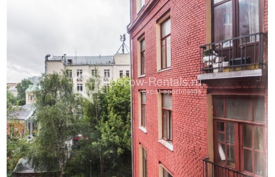 Photo #6 3-room (2 BR) apartment for <a href="http://moscow-rentals.ru/en/articles/long-term-rent" target="_blank">a long-term</a> rent
 in Russia, Moscow, Trekhprudnyi lane, 8
