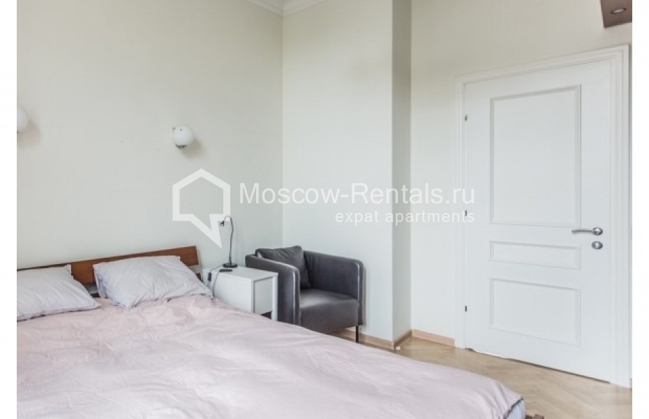 Photo #8 3-room (2 BR) apartment for <a href="http://moscow-rentals.ru/en/articles/long-term-rent" target="_blank">a long-term</a> rent
 in Russia, Moscow, Trekhprudnyi lane, 8