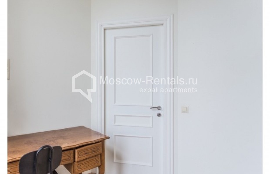 Photo #11 3-room (2 BR) apartment for <a href="http://moscow-rentals.ru/en/articles/long-term-rent" target="_blank">a long-term</a> rent
 in Russia, Moscow, Trekhprudnyi lane, 8