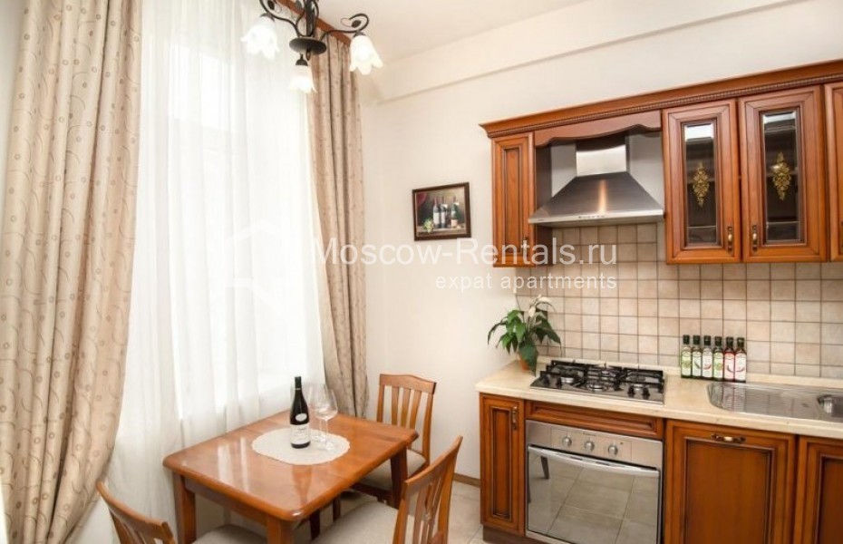 Photo #4 2-room (1 BR) apartment for <a href="http://moscow-rentals.ru/en/articles/long-term-rent" target="_blank">a long-term</a> rent
 in Russia, Moscow, Tverskaya st, 8