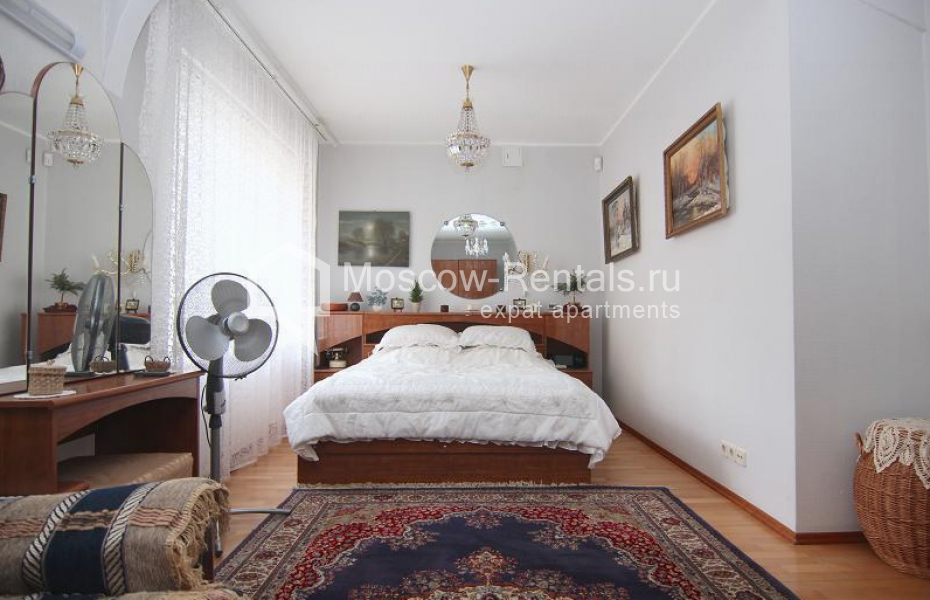 Photo #4 3-room (2 BR) apartment for <a href="http://moscow-rentals.ru/en/articles/long-term-rent" target="_blank">a long-term</a> rent
 in Russia, Moscow, Gogolevskyi blv,  27