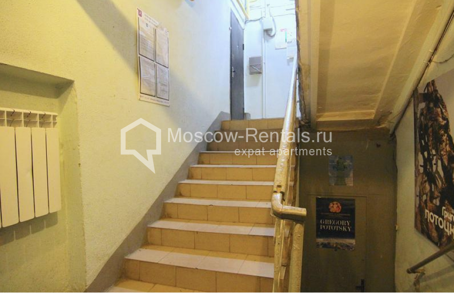 Photo #13 3-room (2 BR) apartment for <a href="http://moscow-rentals.ru/en/articles/long-term-rent" target="_blank">a long-term</a> rent
 in Russia, Moscow, Gogolevskyi blv,  27