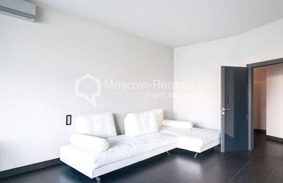 Photo #5 4-room (3 BR) apartment for <a href="http://moscow-rentals.ru/en/articles/long-term-rent" target="_blank">a long-term</a> rent
 in Russia, Moscow, Pyrieva str, 9bld2
