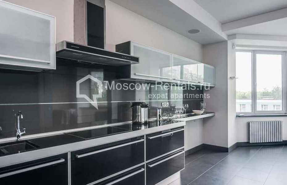 Photo #1 4-room (3 BR) apartment for <a href="http://moscow-rentals.ru/en/articles/long-term-rent" target="_blank">a long-term</a> rent
 in Russia, Moscow, Pyrieva str, 9bld2
