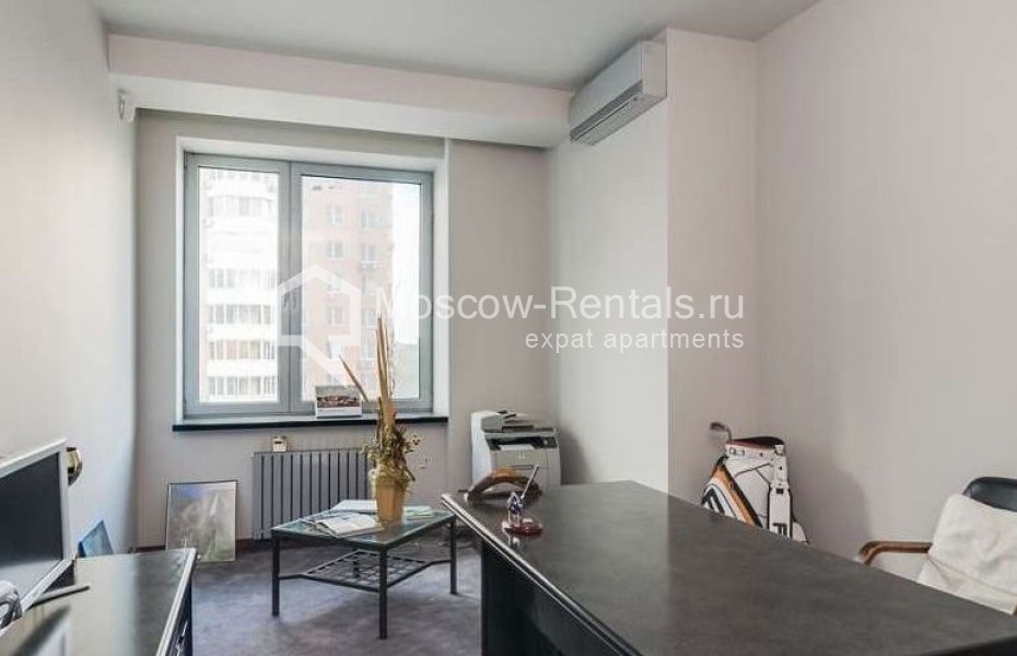 Photo #7 4-room (3 BR) apartment for <a href="http://moscow-rentals.ru/en/articles/long-term-rent" target="_blank">a long-term</a> rent
 in Russia, Moscow, Pyrieva str, 9bld2