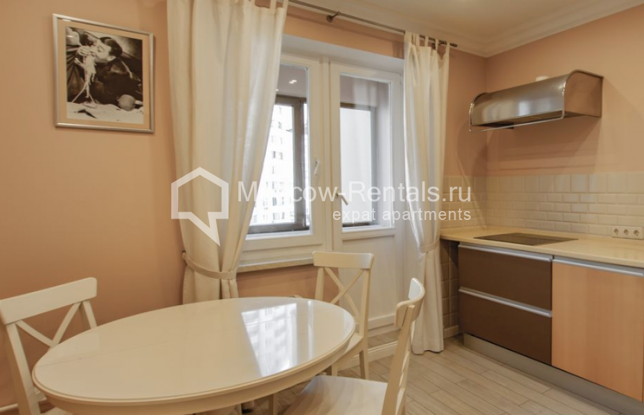 Photo #4 3-room (2 BR) apartment for <a href="http://moscow-rentals.ru/en/articles/long-term-rent" target="_blank">a long-term</a> rent
 in Russia, Moscow, Koshtoyantsa str, 47к2