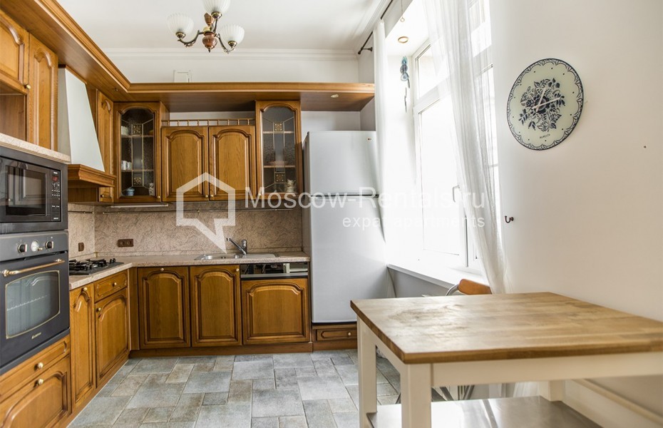 Photo #7 3-room (2 BR) apartment for <a href="http://moscow-rentals.ru/en/articles/long-term-rent" target="_blank">a long-term</a> rent
 in Russia, Moscow, Gasheka str, 9
