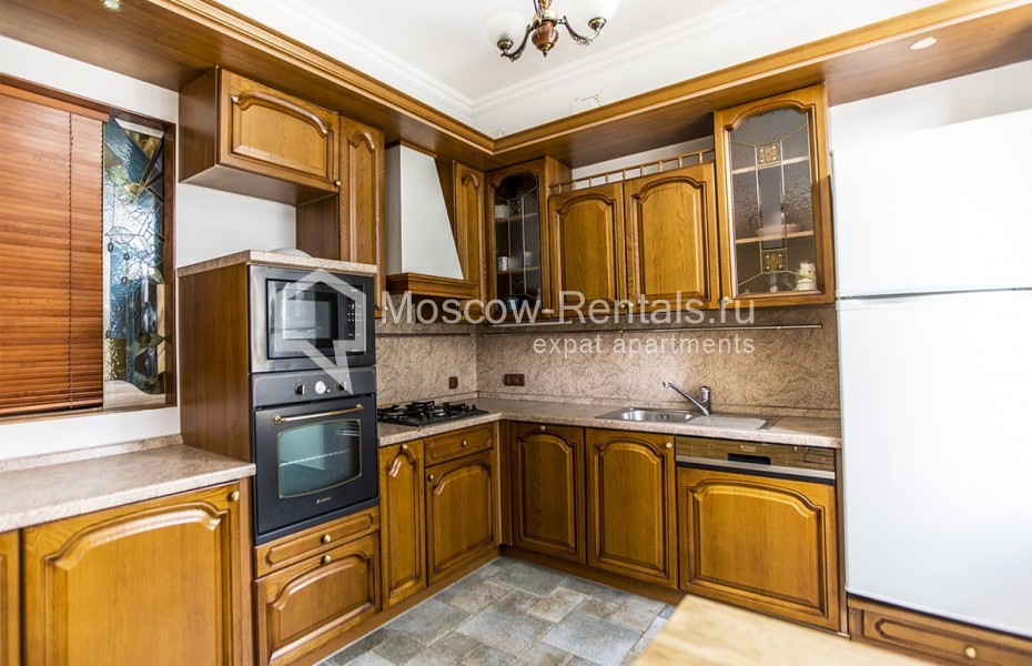 Photo #6 3-room (2 BR) apartment for <a href="http://moscow-rentals.ru/en/articles/long-term-rent" target="_blank">a long-term</a> rent
 in Russia, Moscow, Gasheka str, 9