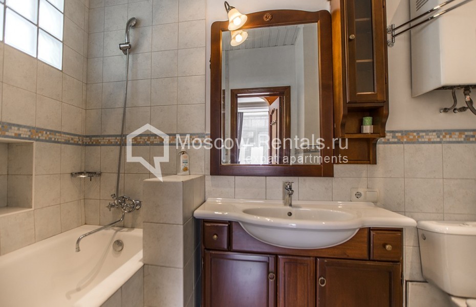 Photo #14 3-room (2 BR) apartment for <a href="http://moscow-rentals.ru/en/articles/long-term-rent" target="_blank">a long-term</a> rent
 in Russia, Moscow, Gasheka str, 9