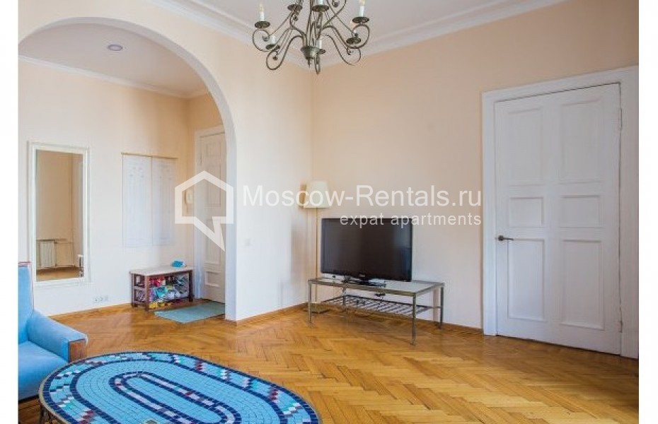 Photo #3 3-room (2 BR) apartment for <a href="http://moscow-rentals.ru/en/articles/long-term-rent" target="_blank">a long-term</a> rent
 in Russia, Moscow, Bogoslovsky lane, 3