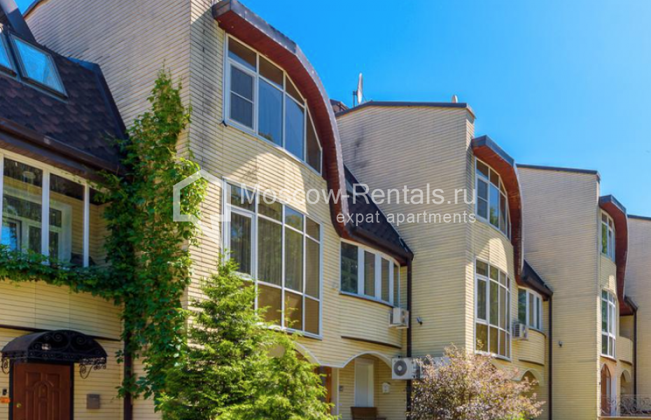 Photo #1 Townhouse for <a href="http://moscow-rentals.ru/en/articles/long-term-rent" target="_blank">a long-term</a> rent
 in Russia, Moscow, Osennyaya str, 25 К 7