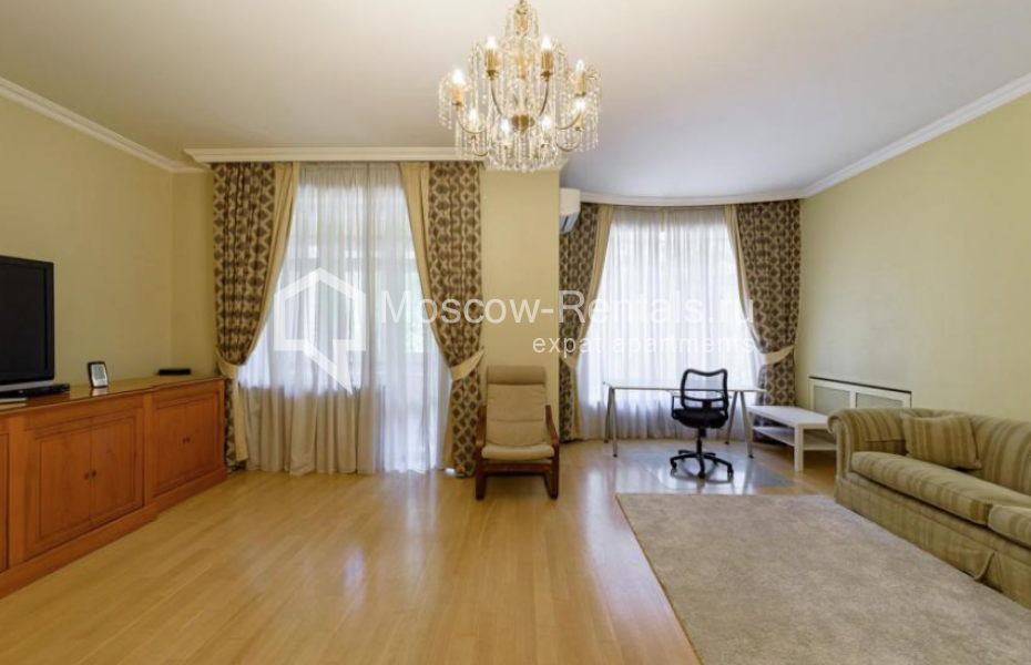 Фото №6 Таунхаус в аренду на длительный срок в Россия, Москва, Осенняя ул., 25 К 7