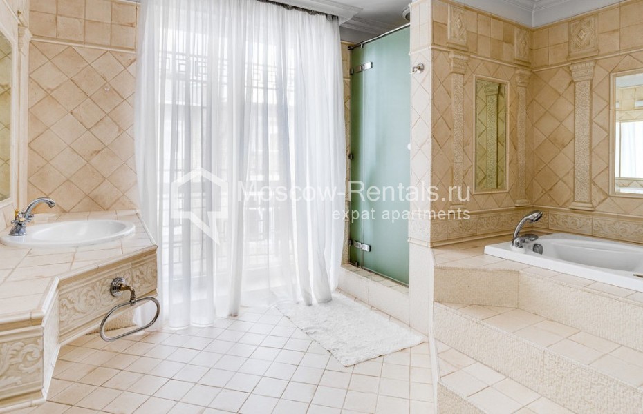 Фото №15 Таунхаус в аренду на длительный срок в Россия, Москва, Осенняя ул., 25 К 7