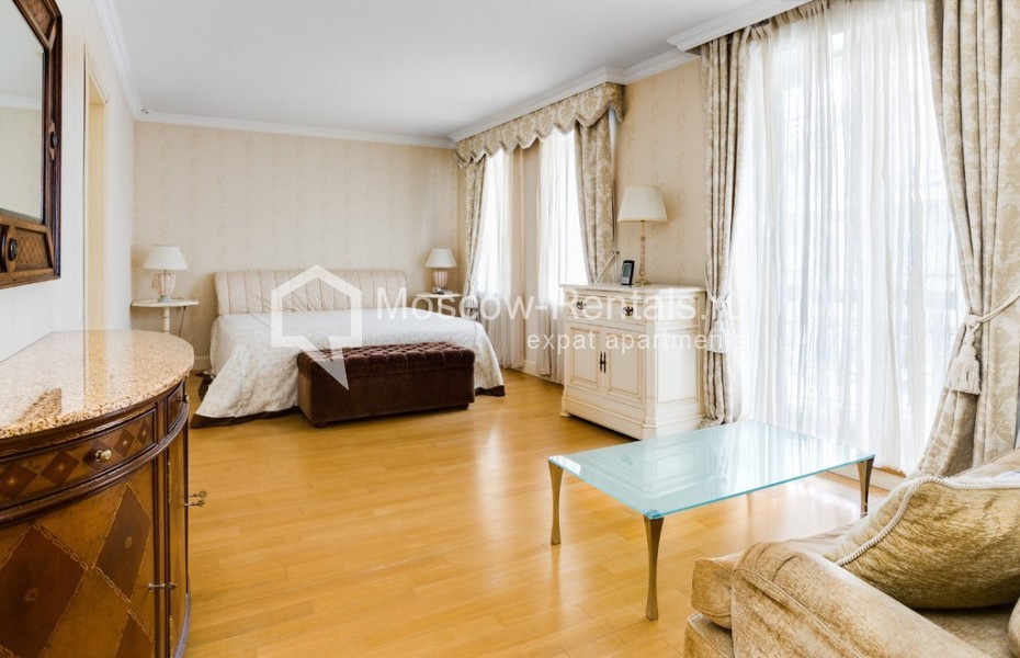 Фото №13 Таунхаус в аренду на длительный срок в Россия, Москва, Осенняя ул., 25 К 7