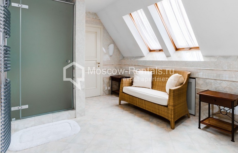 Фото №16 Таунхаус в аренду на длительный срок в Россия, Москва, Осенняя ул., 25 К 7