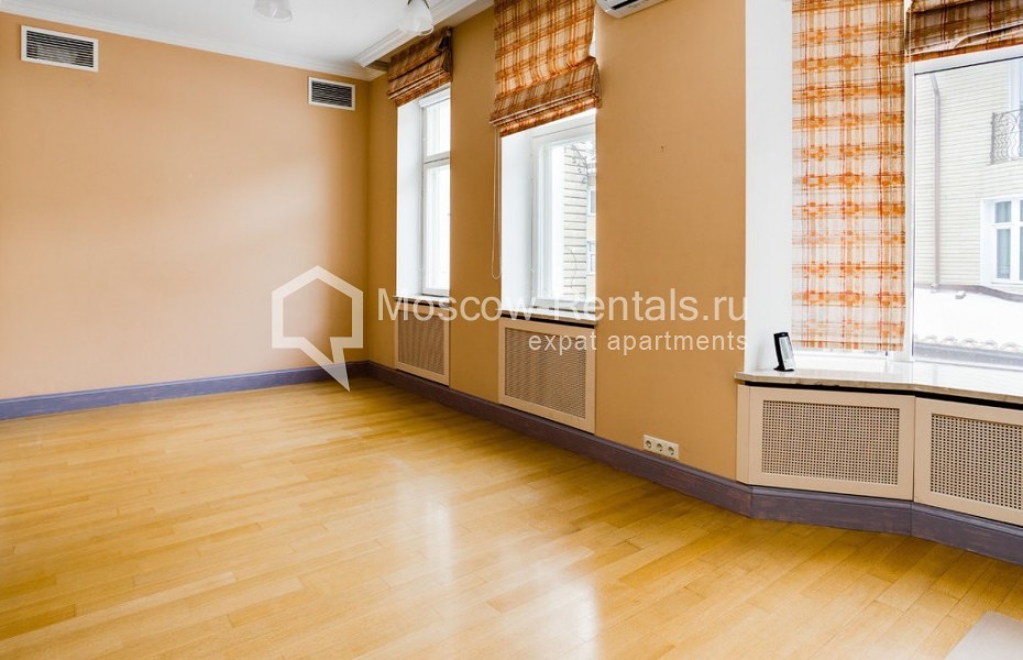 Фото №14 Таунхаус в аренду на длительный срок в Россия, Москва, Осенняя ул., 25 К 7