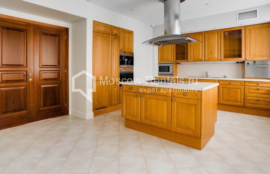 Photo #2 Townhouse for <a href="http://moscow-rentals.ru/en/articles/long-term-rent" target="_blank">a long-term</a> rent
 in Russia, Moscow, Osennyaya str, 25 К 7