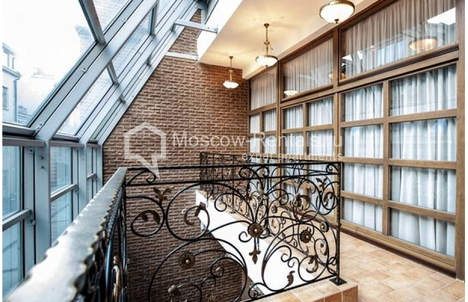Photo #11 7-room (6 BR) apartment for <a href="http://moscow-rentals.ru/en/articles/long-term-rent" target="_blank">a long-term</a> rent
 in Russia, Moscow, 1st Zachatievskyi lane, 10