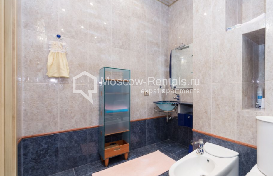 Photo #18 3-room (2 BR) apartment for <a href="http://moscow-rentals.ru/en/articles/long-term-rent" target="_blank">a long-term</a> rent
 in Russia, Moscow, Bolshoi Tolmachevskyi lane, 4С1