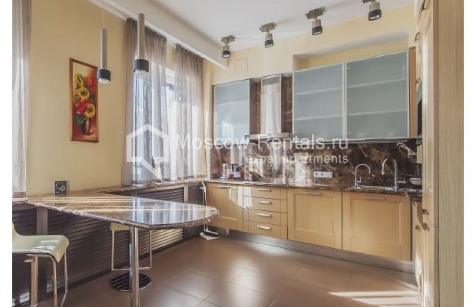 Photo #1 3-room (2 BR) apartment for <a href="http://moscow-rentals.ru/en/articles/long-term-rent" target="_blank">a long-term</a> rent
 in Russia, Moscow, Daev lane, 33
