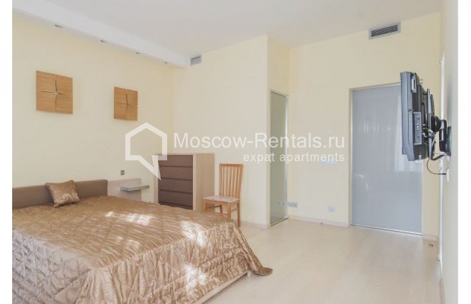 Photo #9 3-room (2 BR) apartment for <a href="http://moscow-rentals.ru/en/articles/long-term-rent" target="_blank">a long-term</a> rent
 in Russia, Moscow, Daev lane, 33