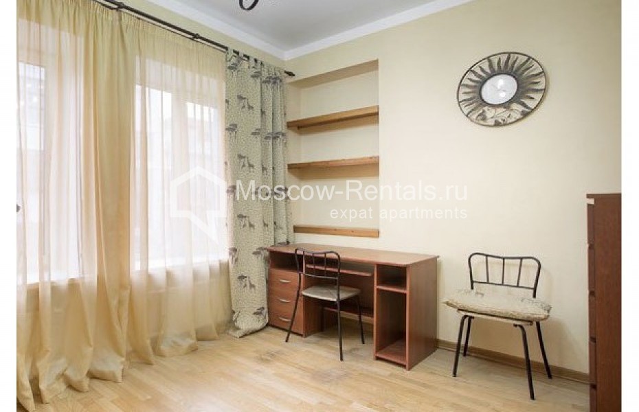 Photo #13 4-room (3 BR) apartment for <a href="http://moscow-rentals.ru/en/articles/long-term-rent" target="_blank">a long-term</a> rent
 in Russia, Moscow, Petroverigskyi lane, 3С1