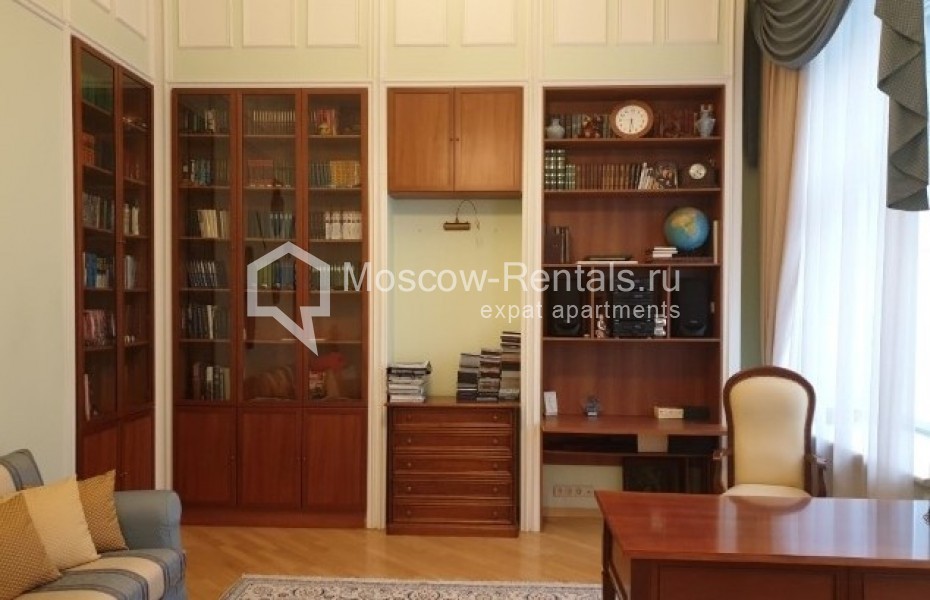 Photo #5 4-room (3 BR) apartment for <a href="http://moscow-rentals.ru/en/articles/long-term-rent" target="_blank">a long-term</a> rent
 in Russia, Moscow, Kamergerskyi lane, 5/7
