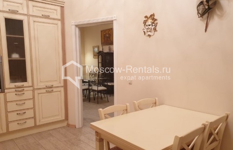 Photo #16 4-room (3 BR) apartment for <a href="http://moscow-rentals.ru/en/articles/long-term-rent" target="_blank">a long-term</a> rent
 in Russia, Moscow, Kamergerskyi lane, 5/7