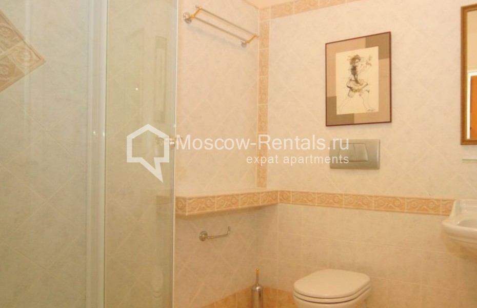 Photo #20 4-room (3 BR) apartment for <a href="http://moscow-rentals.ru/en/articles/long-term-rent" target="_blank">a long-term</a> rent
 in Russia, Moscow, Kamergerskyi lane, 5/7