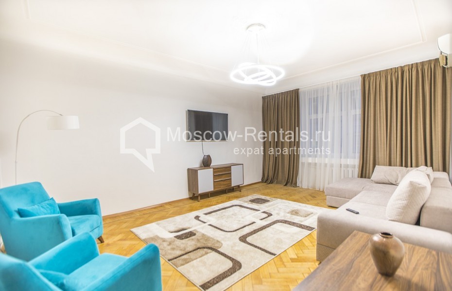 Photo #1 4-room (3 BR) apartment for <a href="http://moscow-rentals.ru/en/articles/long-term-rent" target="_blank">a long-term</a> rent
 in Russia, Moscow, Bolshoi Kozikhinskyi lane, 23
