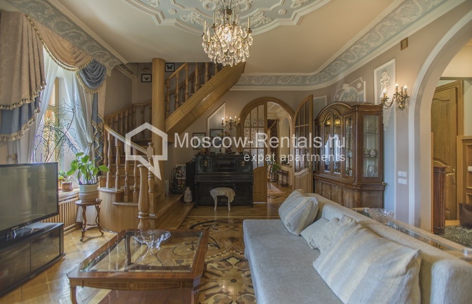 Photo #4 6-room (5 BR) apartment for <a href="http://moscow-rentals.ru/en/articles/long-term-rent" target="_blank">a long-term</a> rent
 in Russia, Moscow, Znamenka str, 15